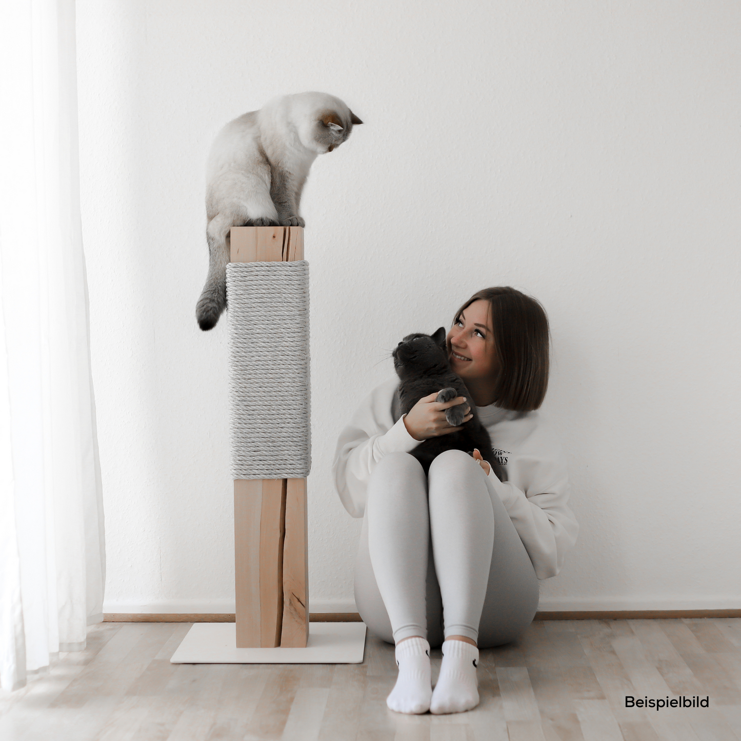 Hochwertige und schöne Kratzmöbel und Kratzsäulen für ein modernes Wohnen mit Katzen.